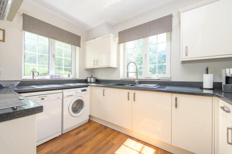 Plumtree Cottage-...