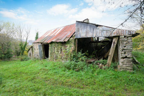 stone  barn longt...