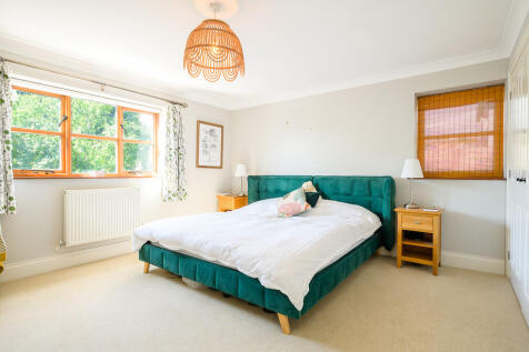 Yew Tree Close-14