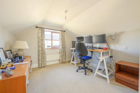 Yew Tree Close-1