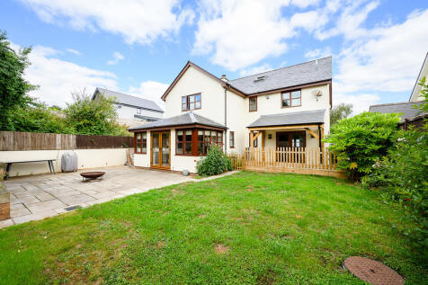 Yew Tree Close-30