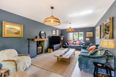 8662286-interior1...