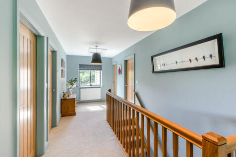 8662286-interior1...