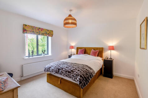 8662286-interior1...