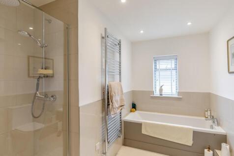 8662286-interior1...