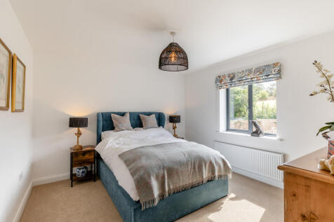 8662286-interior1...