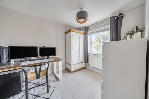 1358841-5-68d1643...