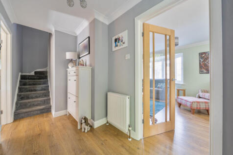 1373216-7-68ff701...