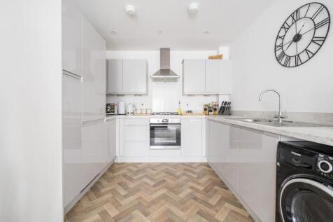 1373203-9-69023ac...