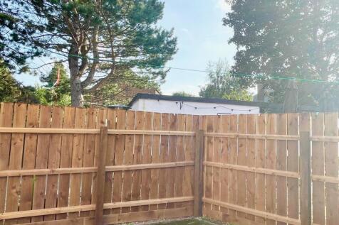 Rear shared garden 