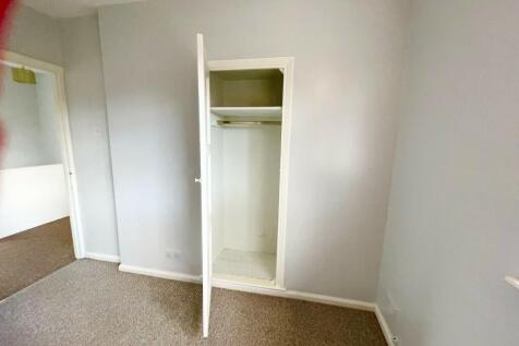 Bed 1 storage 