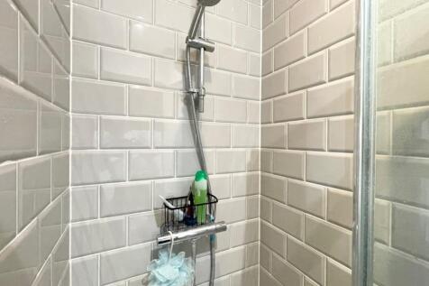 Shower cubicle