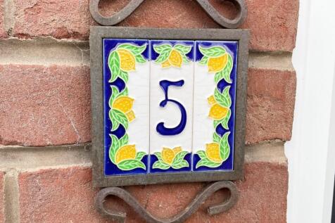 Number plaque