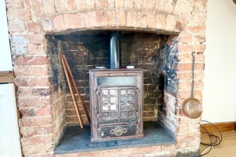 Solid fuel burner