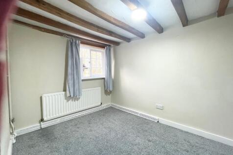 Bed 2 (first floor)