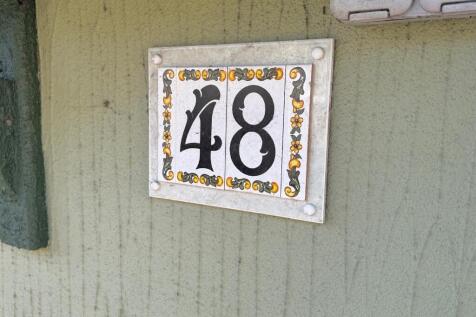 Number plaque