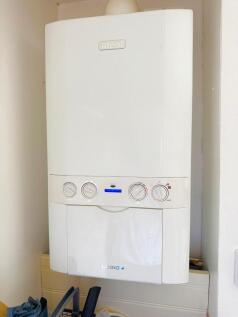 Gas combi boiler