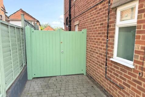 Side gates