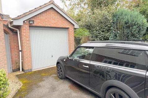 Detached garage 