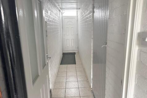 Covered entrance/ ex