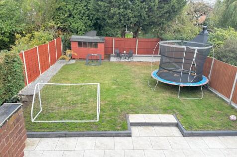 Rear enclosed garden