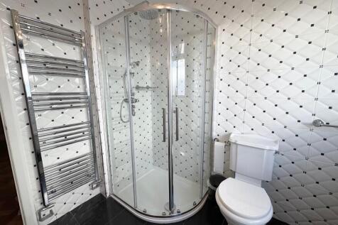 Seperate shower