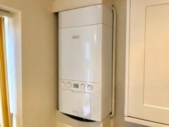 Gas combi boiler