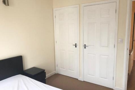 Bed 1 storage