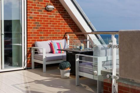 Balcony (2)