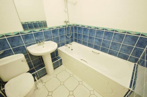Bathroom (984x655)