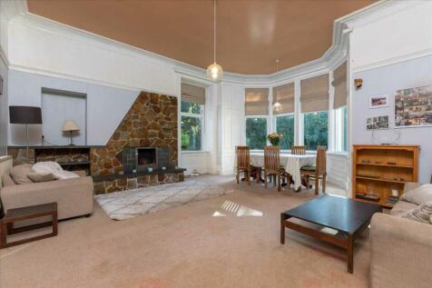 Formal Lounge