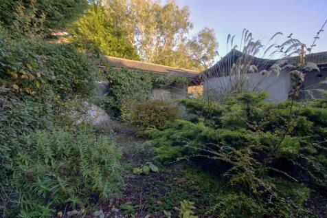 GARDEN &amp; GARAGE