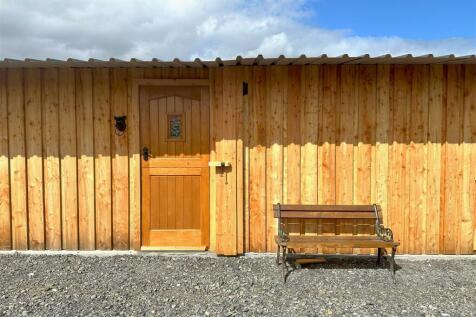 OUTSIDE STABLES