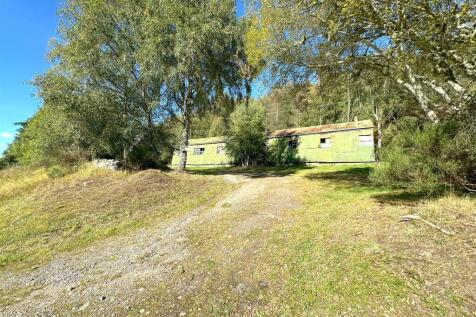 PLOT AT PITFURE