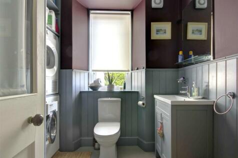 UTILITY/SHOWER ROOM