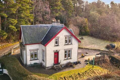THE GATE HOUSE