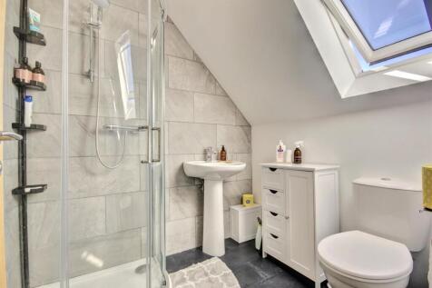BEDROOM 2 EN SUITE
