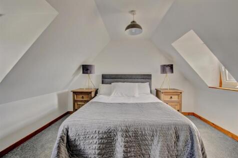 FLAT BEDROOM
