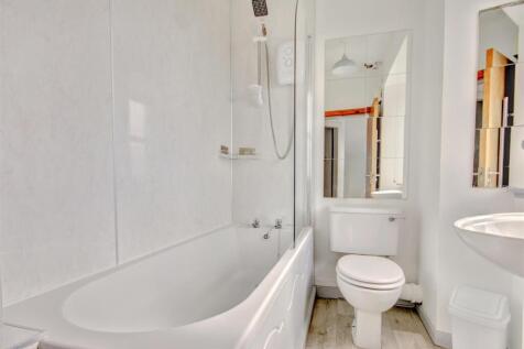FLAT BATHROOM