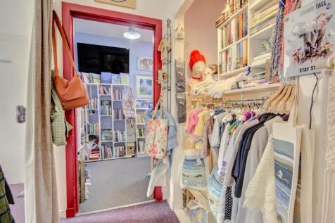 RETAIL UNIT