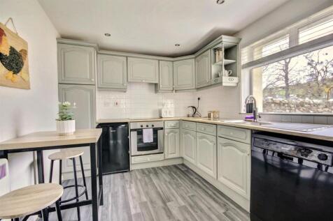 KITCHEN &amp; PORCH