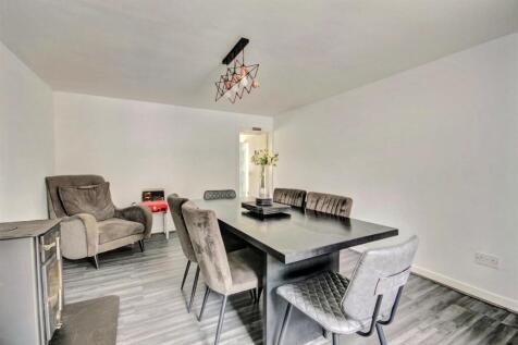 LOUNGE/DINER