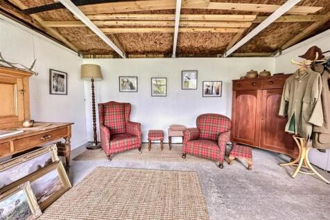 SUMMERHOUSE