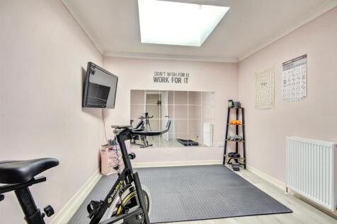 GYM/OFFICE