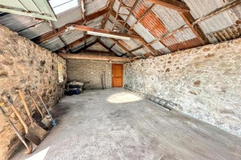 GARAGE / WORKSHOP
