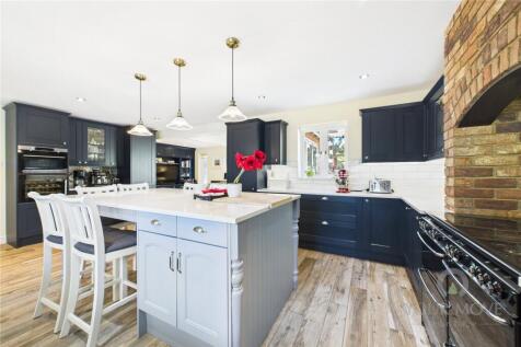 Kitchen/Family/Diner