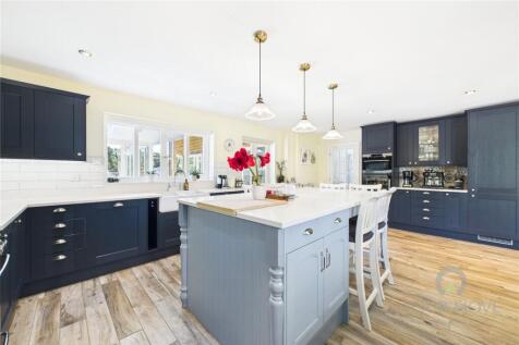 Kitchen/Family/Diner