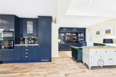 Kitchen/Family/Diner