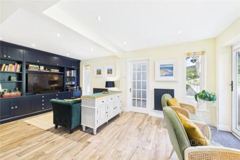 Kitchen/Family/Diner
