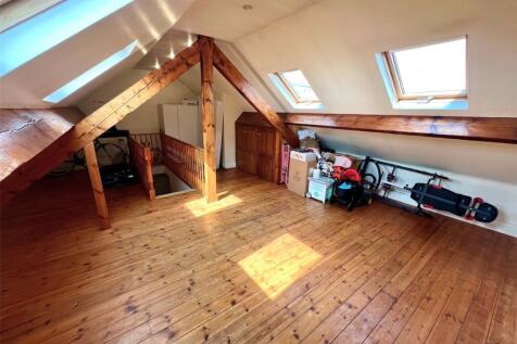 Loft Room/Lounge